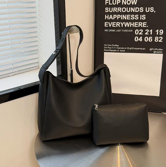 Women Bags 2026 Trends - Bolso Tote de Cuero de Moda