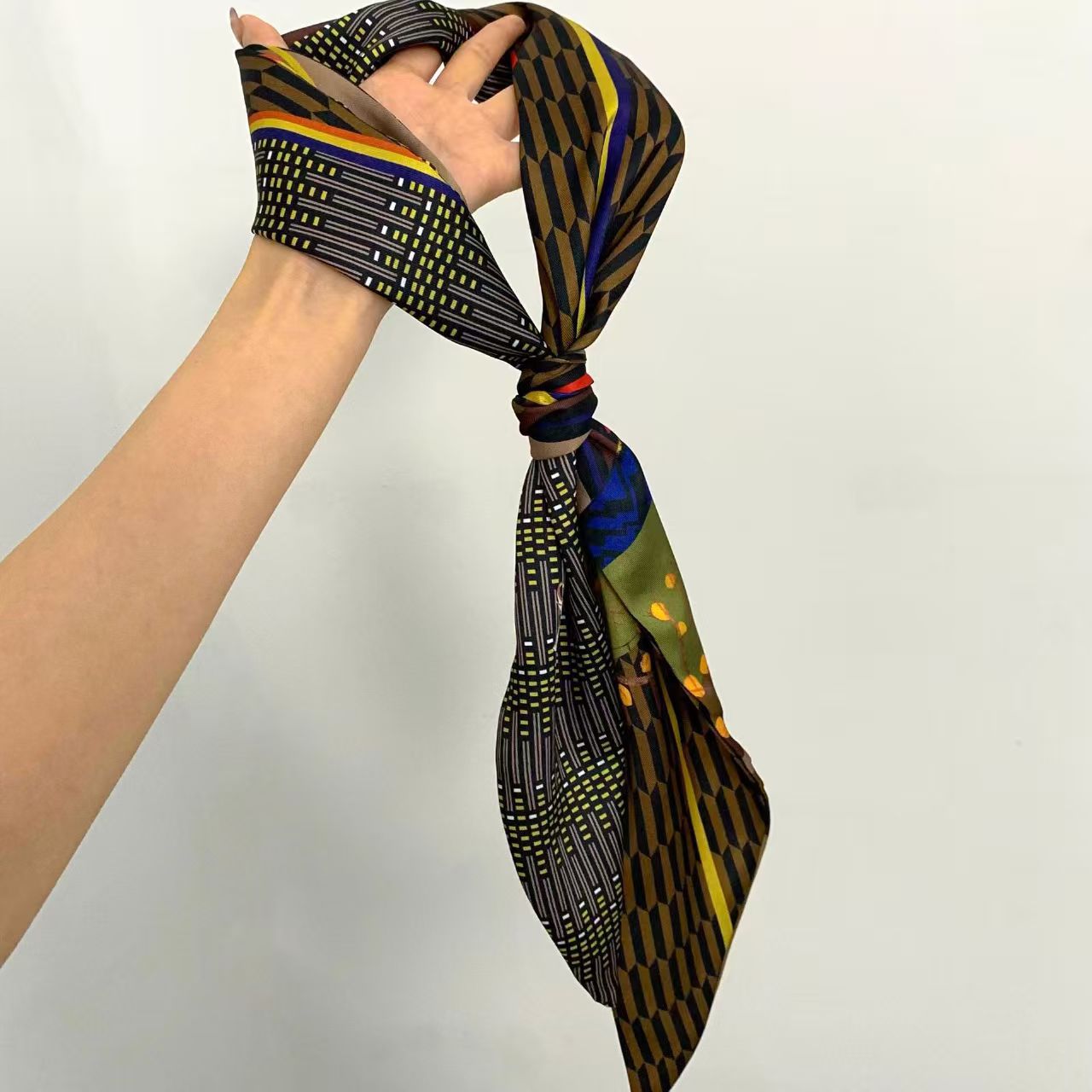 Pañuelo de seda de lujo con es - Women Bags On Sale reseña y precio
